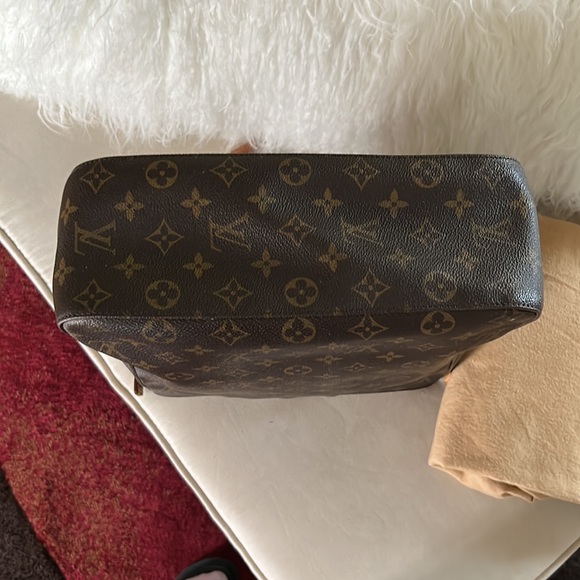 EUC LV Looping Bag with LV Dust Bag - Picture 5 of 14